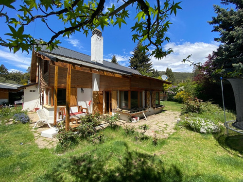 Casa En Venta En Barrio Playa Bonita. Bariloche