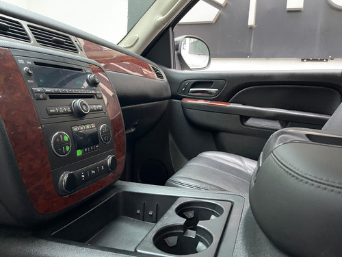 Chevrolet Suburban D Piel Aa Dvd Qc 4x4 Aut De aniversario
