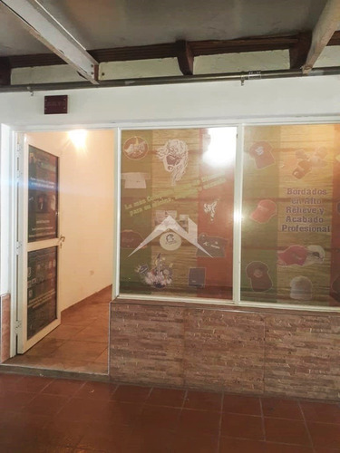 Imagen 3 de 7 de En Alquiler Local Comercial. Av. Centurión