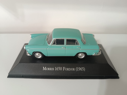 Morris 1650 Fordor - 1965 - Esc 1/43 - Coleccion Ixo 