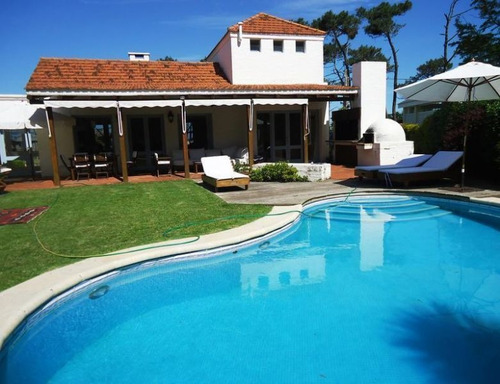 Casa En Venta De 4 Dormitorios En Montoya