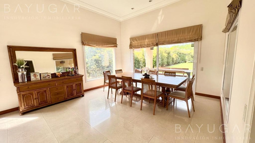 Imagen 14 de 21 de Venta - Muy Linda Casa En Club De Campo San Francisco - Bayugar Negocios Inmobiliarios