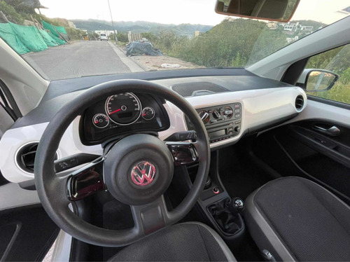 Volkswagen Up! 2015 1.0 High Up! 75cv 3 P