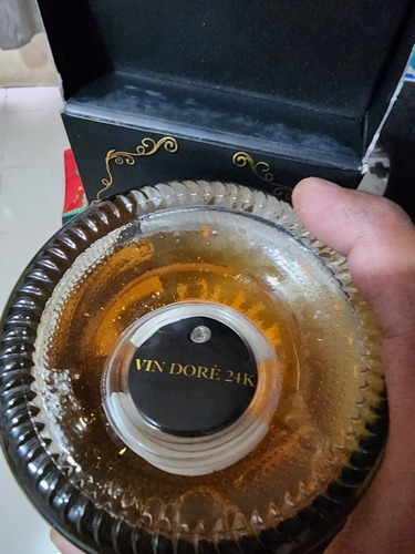 Botella Coleccionable Vin Dore 24k Con Polvo De Oro 24k (Usado)