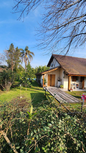 Casa En Venta - 3 Dormitorios 2 Baños - Cochera - 676mts2 - Pilar