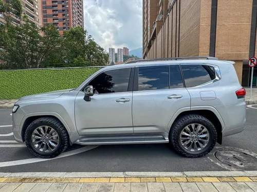 Toyota Land Cruiser 300 3.4 300 Zx