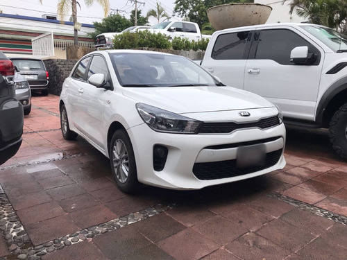 Imagen 1 de 13 de Kia Rio Hb Lx 2018