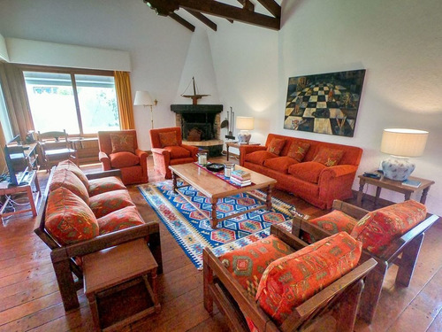 Casa 7 Dormitorios En Cantegril, Punta Del Este