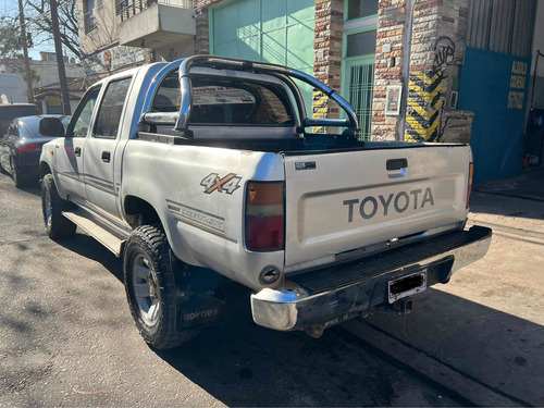 Imagen 5 de 10 de Toyota Hilux 3.0 4x4