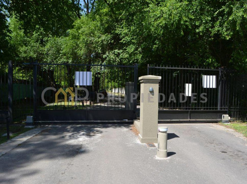 Casa En Venta En Barrio Los Arenales-3 Ambientes-seguridad-apto Crédito.