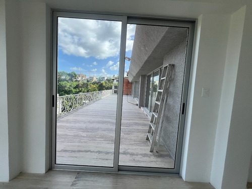 Vende Exclusivo Apartamento Con Terraza Y Vista Panorámica 360°, Urb. Colinas De Bello Monte, (sector Valle Arriba). Calle Cerrada Con Vigilancia, Edificio Boutique De Solo 3 Apartamentos, Privacidad.