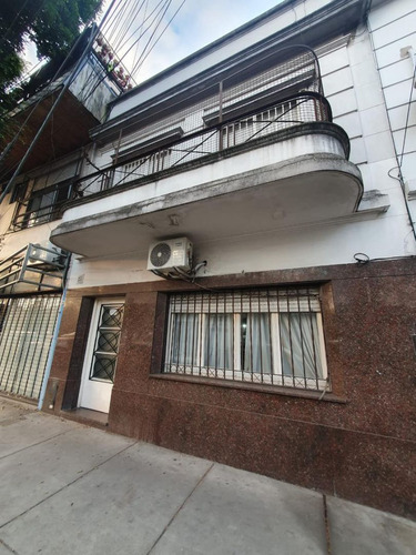 Venta De Excelente Ph Con Patio De 3 Amb En Devoto