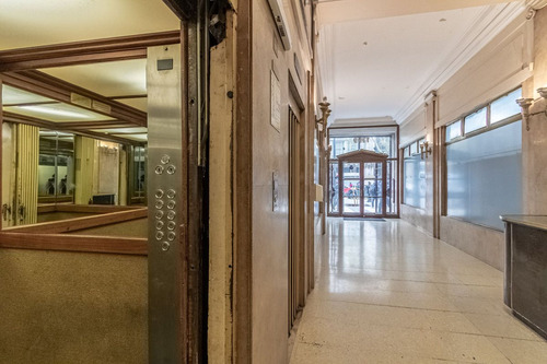 Oficina Comercial Venta En Av De Mayo Monserrat