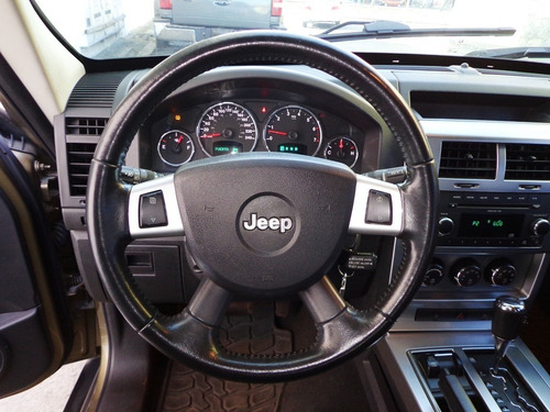 Imagen 9 de 18 de Jeep Cherokee Limited 2009 V6 4x4 Automático