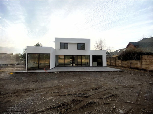 Casa En Venta De 4 Dorm. En Colina Brisas Norte
