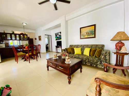 Apartamento De Playa Céntrico En Cabarete, Puerto Plata.