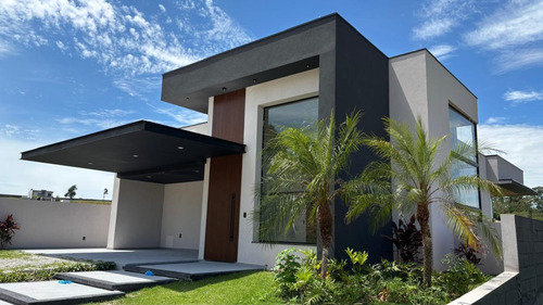 Casa Com Amplo Espaço De Lazer Particular