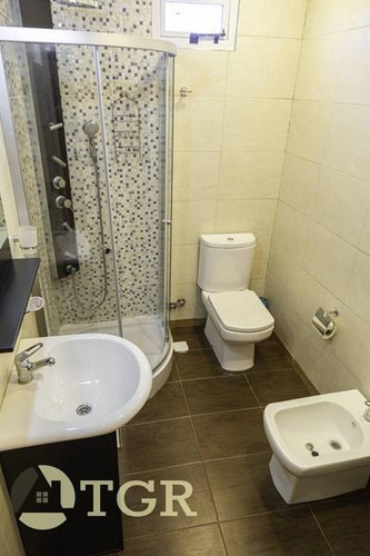 Oport X Viaje - Imponente Casa En Lote Propio. Ideal Dos Familias.