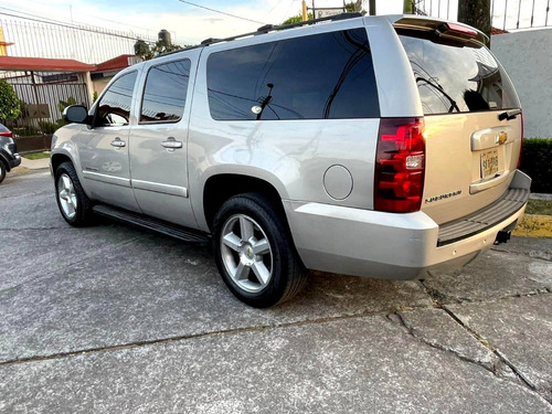 Imagen 8 de 15 de Chevrolet Suburban 2007 Lt Piel Dvd