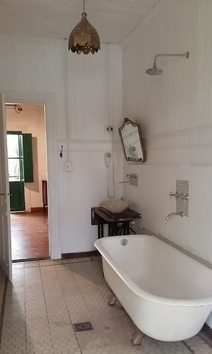 Histórica Casona De Familia Thompson En Alquiler En Delta Del Tigre. 8 Suites Tipo Hotel, Alojamiento Para 20 Personas Cómodas. Piscina, Terrazas Sobre El Arroyo. Tranquilidad Total. Paz.