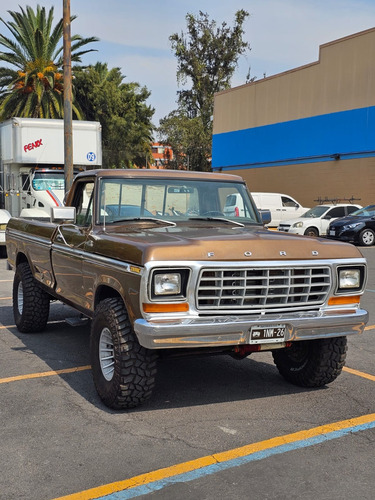 Ford F-150 Custom 4x4