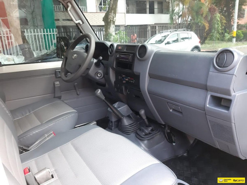 Toyota Land Cruiser Estaca Mt 4000 4x4