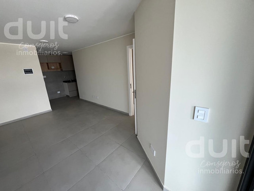 Piso 4to Con Balcon. Oportunidad En Nueva Cordoba!