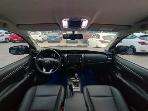 Imagem 4 de 15 de Toyota Hilux Sw4 Srv 4x2 2.7 Flex 16v Aut. Marrom Metáli...