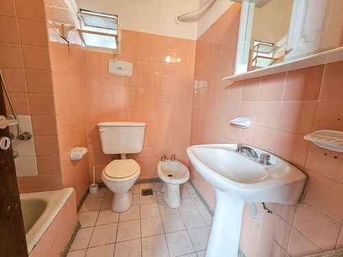 Venta Departamento De 2 Dormitorios En República De La Sexta