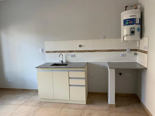 Imagen 2 de 6 de Departamento Dos Ambientes En Portela 95, Lomas De Zamora