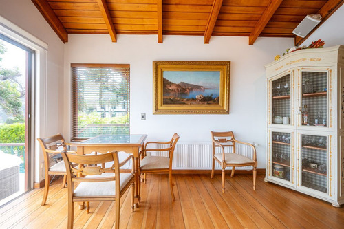 Casa En Un Sitio Único A Pasos De La Playa De Zapallar