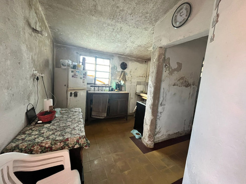 Casa Y 2 Apartamentos Alquilados En El Mismo Padrón Para La Venta. Ideal Para Inversionistas.
