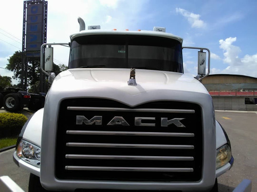 Imagen 5 de 12 de Mack Granite Tipo Chuto Dos Ejed