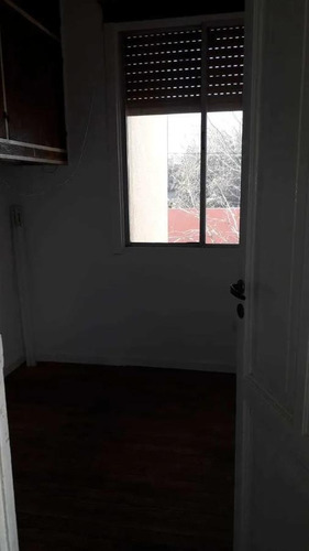 Imagen 5 de 11 de Venta De Casa En Muy Buen Estado En El Barrio De Flores