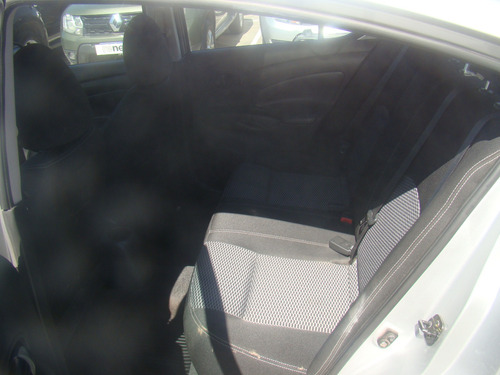 Nissan Versa 1.6 SENSE L21