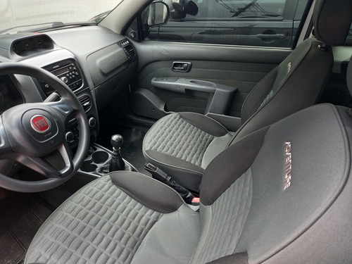 Imagem 3 de 11 de Fiat Strada 2015 1.8 16v Adventure Cab. Dupla Flex 3p