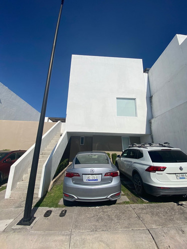 Imagen 8 de 10 de Departamento De Dos Pisos En Venta, Punta Esmeralda Corregid