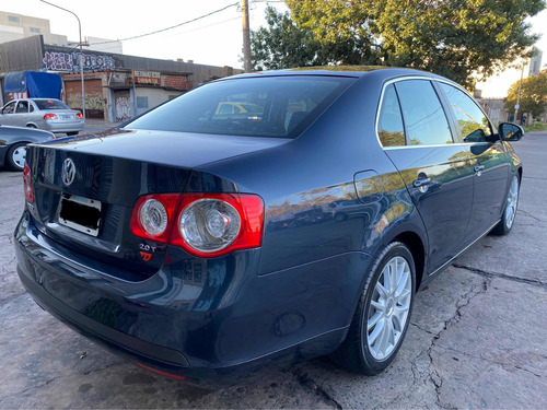 Imagen 3 de 12 de Volkswagen Vento 2.0 T Fsi Sportline 2010