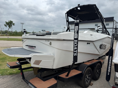Lancha Axis T220 R Demo Color Blanca 20 Hrs