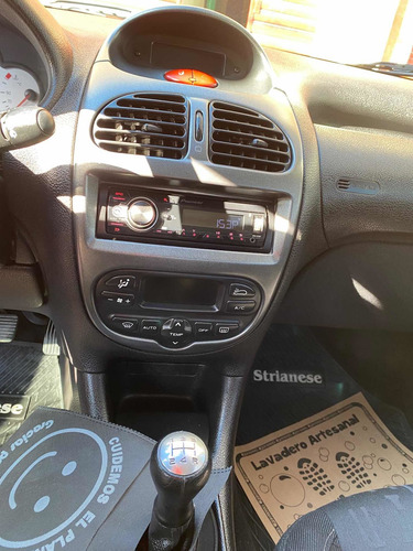 Imagen 14 de 15 de Peugeot 206 1.6 Xs Premium 2005
