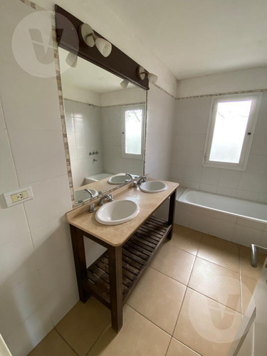 Casa En Venta Con Renta - Barrio Brickland, Canning