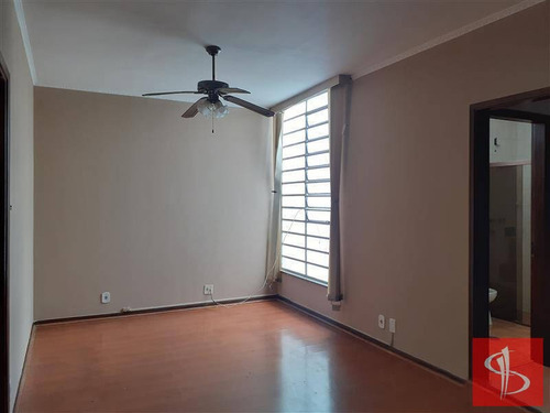Imagem 3 de 8 de Casa Com Ótima Localização E Reformada. - 397