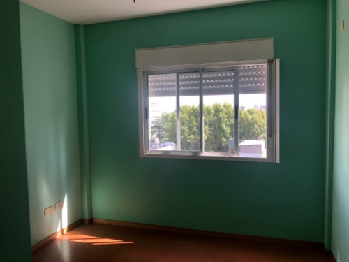 Imagen 6 de 12 de Departamento En Venta En Caseros
