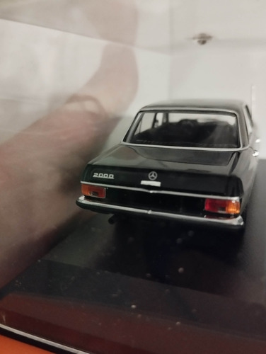 Mercedes W 114 W 115 A Escala Colección Maxichamps 11cm