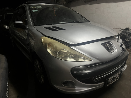Peugeot 207 Chocado Andando Poco Daño