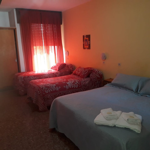 Imagen 10 de 14 de Vendo Hotel Próximo Al Centro. Ideal Para Trabajar C/ Grupos