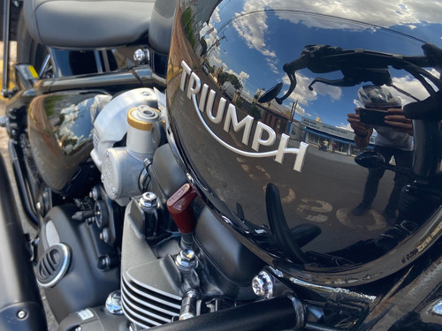 Triumph - Bobber Black - 20/20