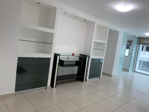 Imagen 13 de 14 de Se Alquila Apartamento Con Línea Blanca