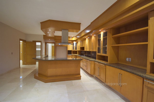Casa De Lujo En Venta En Puerta De Hierro