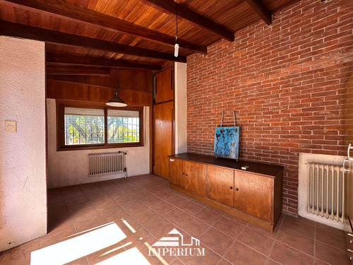 Casa Multifamiliar En P.u En Av. Rivera Y Uspallata, Con Dos Monoamientes, Patio, Barbacoa Y Cochera Para 2 Vehículos